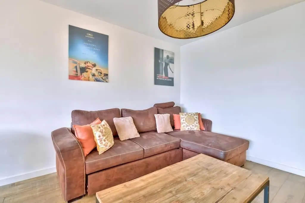 Lovely 2Br Flat With Terrace And Parking Near The Beach Cannes 0*,  Francia