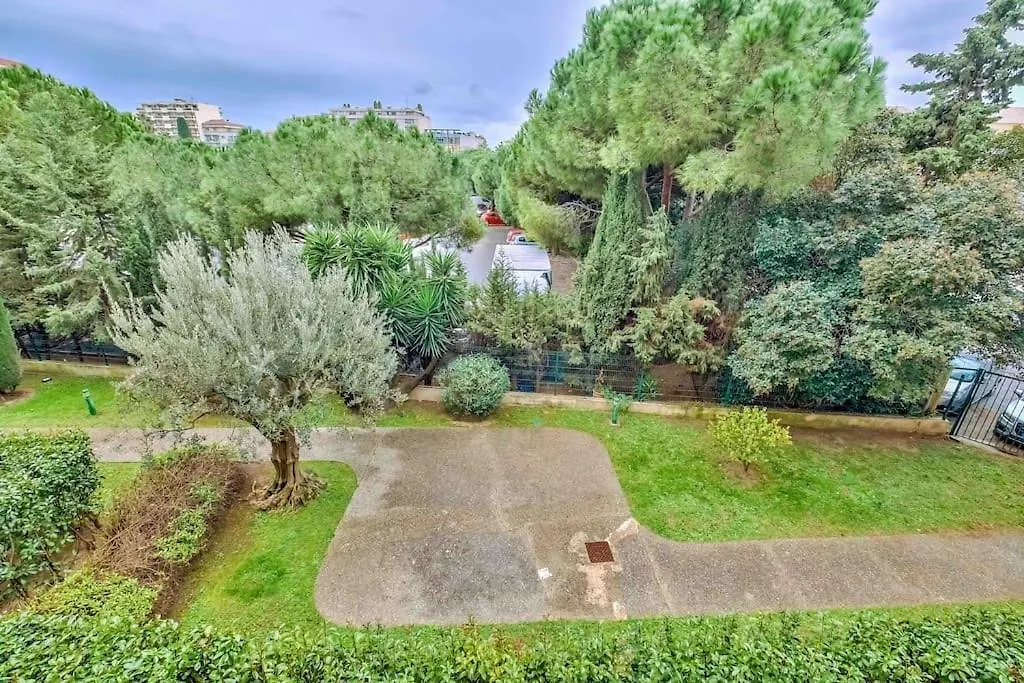 Lovely 2Br Flat With Terrace And Parking Near The Beach Cannes Apartamento